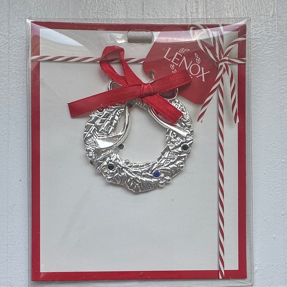 Lenox Jeweled Wreath Charm